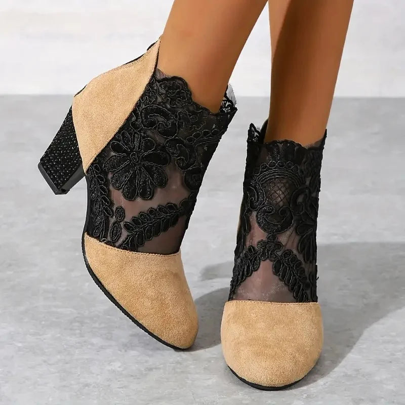 Hazel | Bootie con Tacco e Pizzo Ricamato