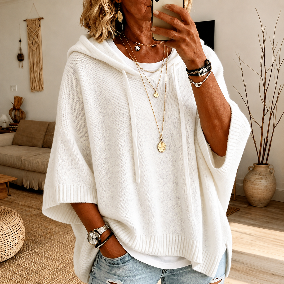 Janice | Maglione Poncho Bianco con Cappuccio