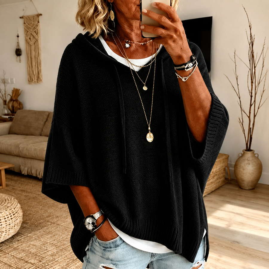 Sophie | Maglione Poncho Nero con Cappuccio