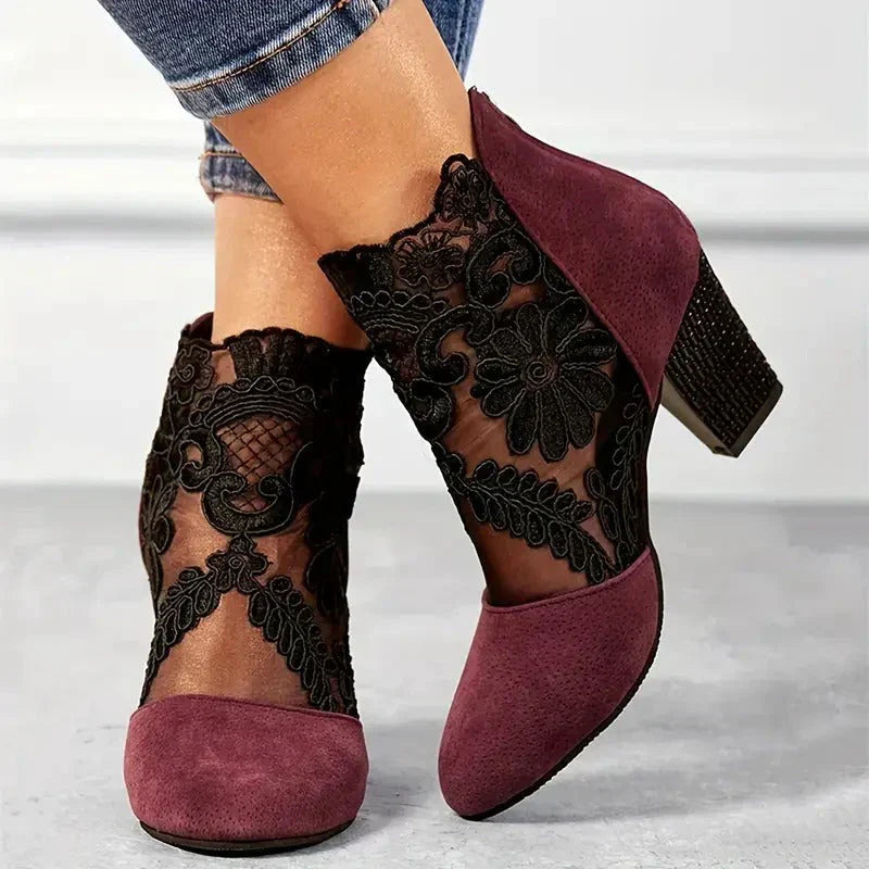 Hazel | Bootie con Tacco e Pizzo Ricamato